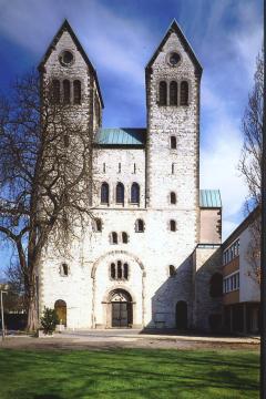 Westansicht Abdinghofkirche